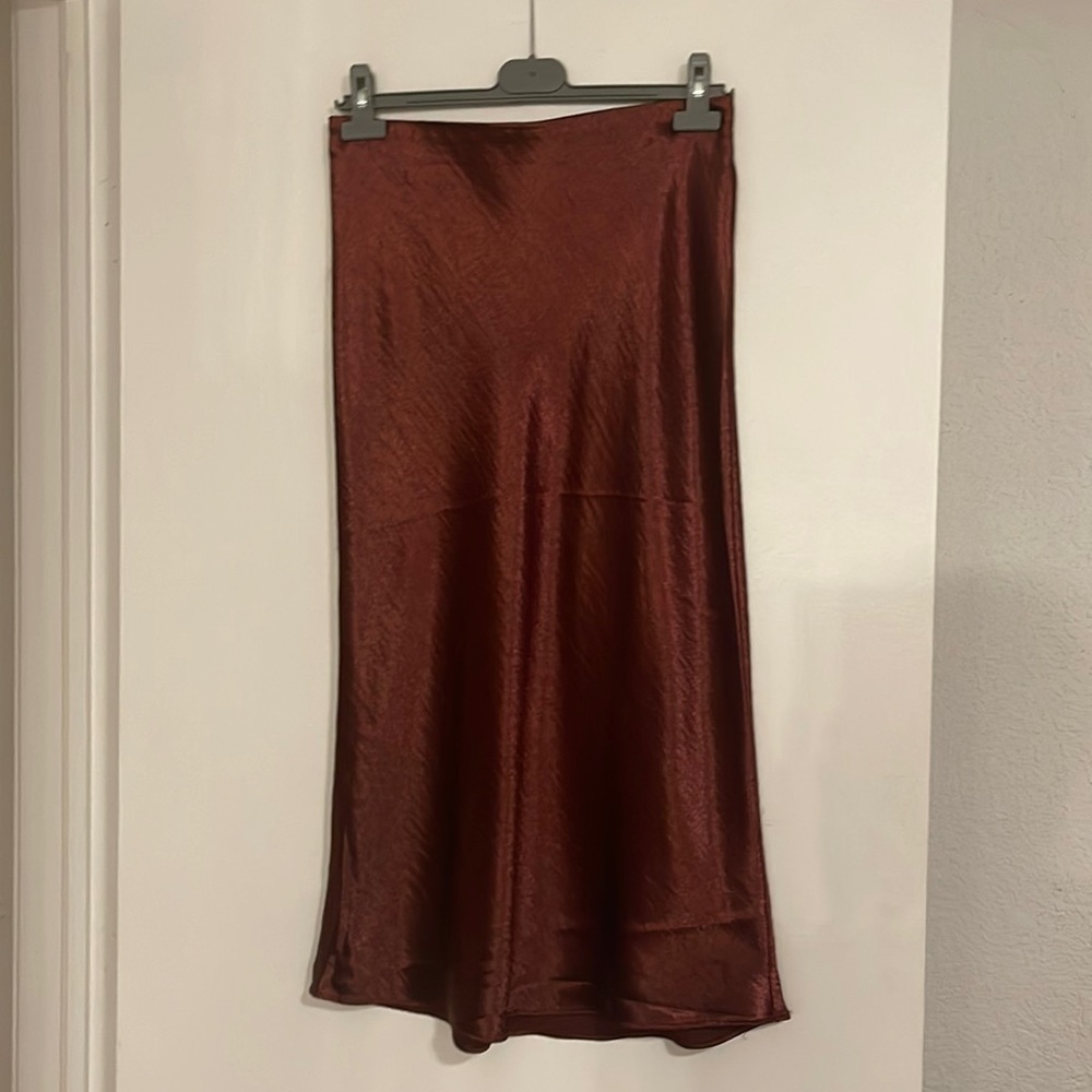 Banana Republic Metallic wine skirt